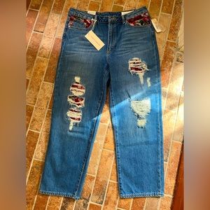 NWT Vince Camuto High Rise, Tapestry Embellished Jeans!  Size 10. Straight Leg.